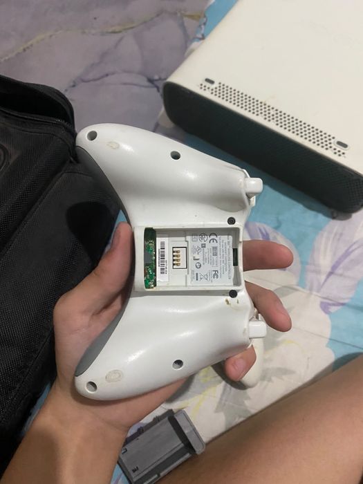 Продам xbox 360.