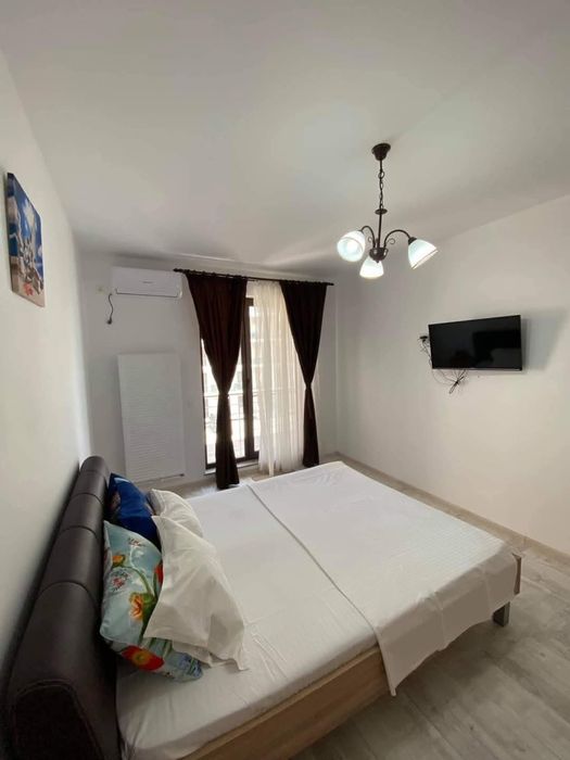Inchiriez apartament 2 camere,decomandat