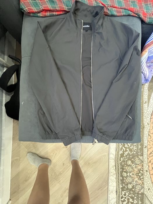 продам куртку и ветровку