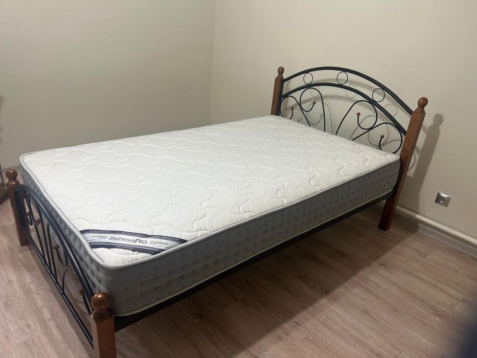 Кровать и ортопедический матрас