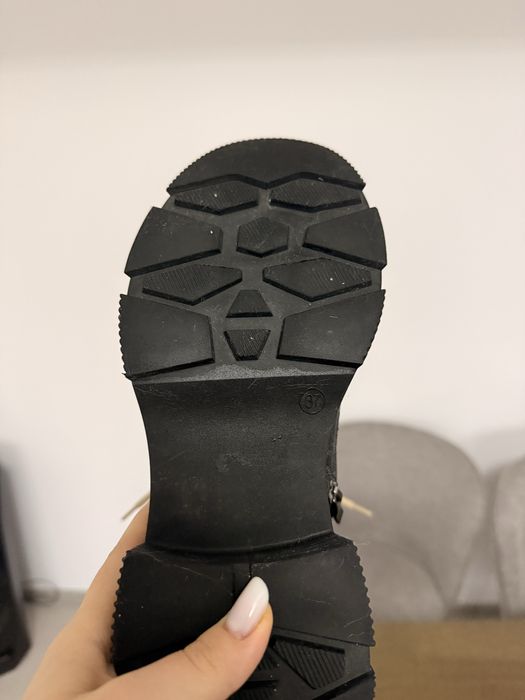 Bocanci din piele naturala