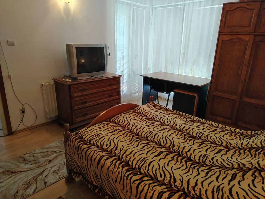 Închiriez etaj vila