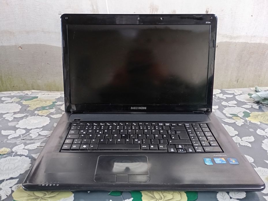 Laptop Medion Akoya i3/2.27 ghz