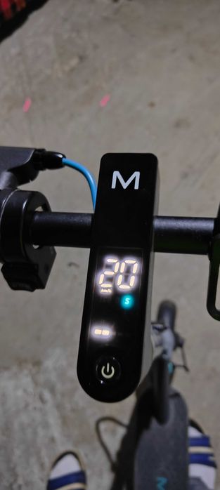 Vând trotineta Motus folosita puțin timp . Vreau ceva mai puternic