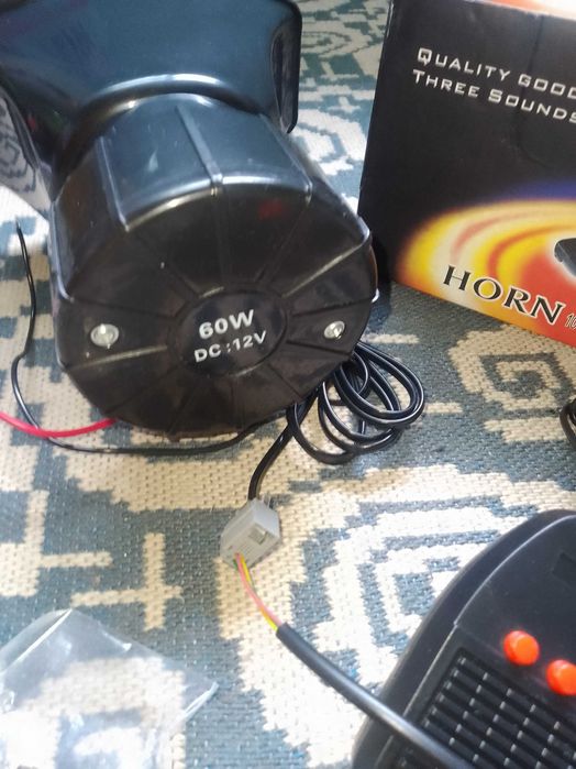 Сирена полицейска с мегафон и микрофон, 3 мелодии - 12V/50W.