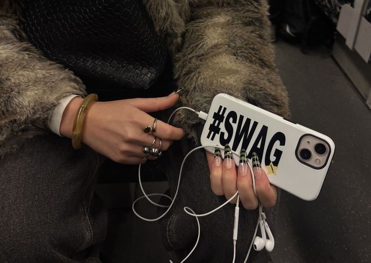 Чехол на айфон #swag