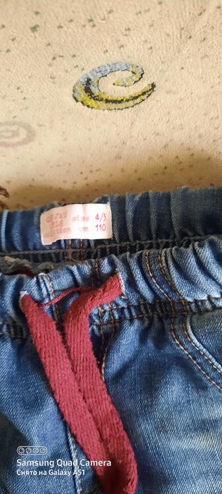 Продам джинсы для девочки утепленные