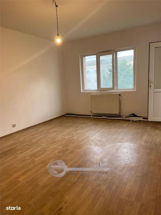 Apartament 3 camere decomandat- NICOLINA
