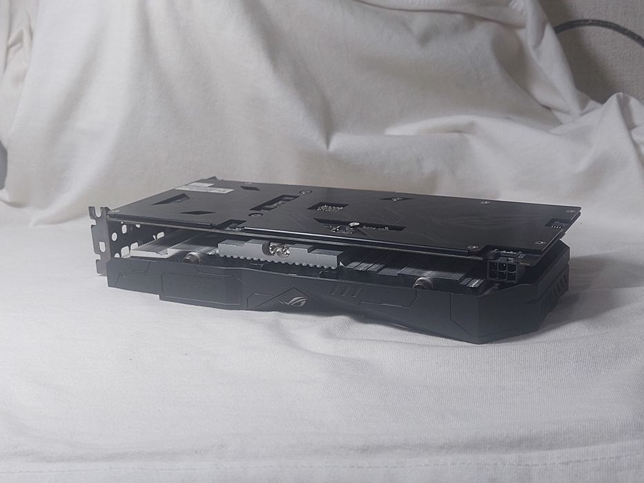 Продам  Geforce GTX 1050 ti Strix 4gb