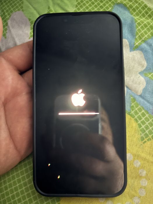 Продам айфон 13в хорошом состаяние