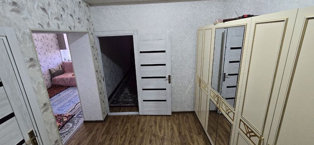 Критий чорраха томонда жойлашган 1 хонали квартира ижарага берилади