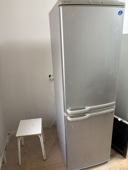 Холодильник Samsung