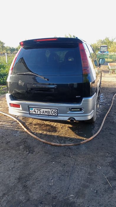 Автомобиль митсубиси