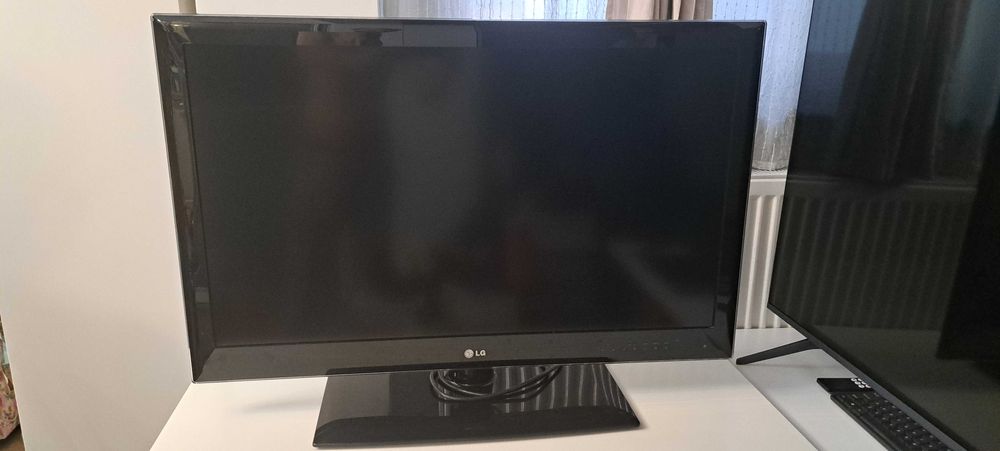 Televizor LG diagonala 90 cm