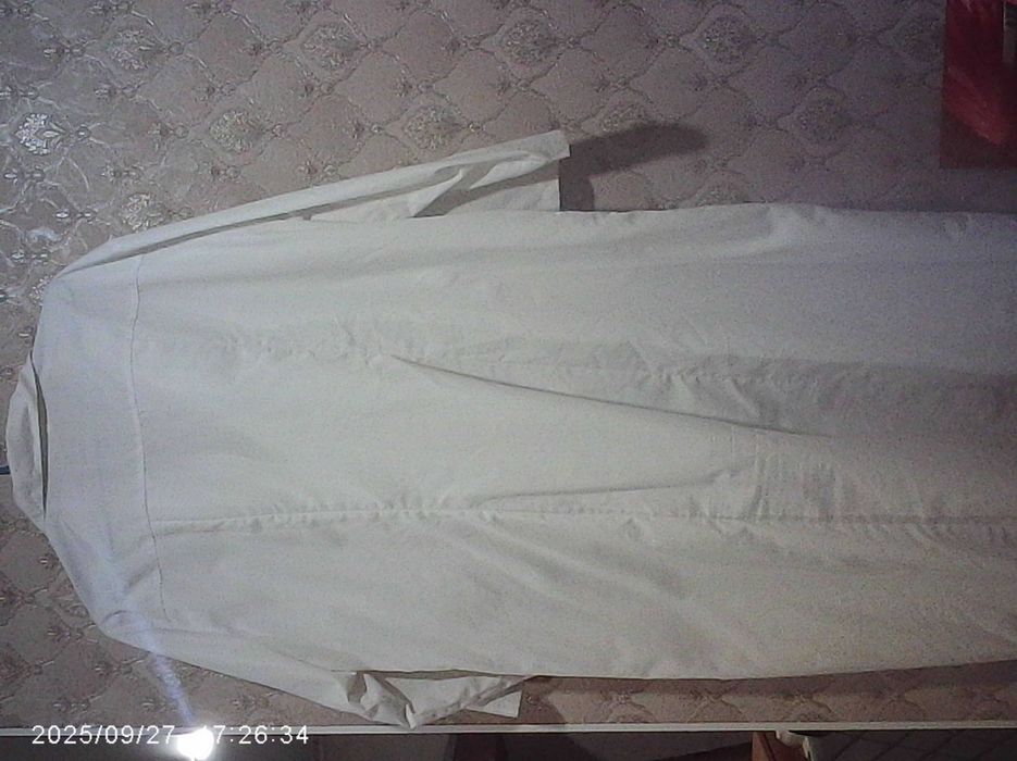 Продам б/у медицинские  халаты