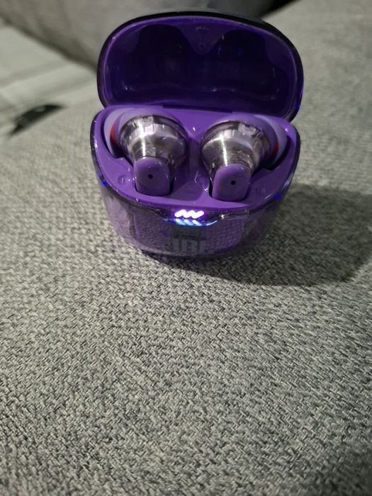 JBL безжични слушалки