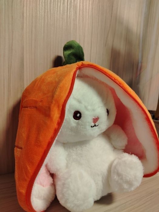 Зайчик в клубнике