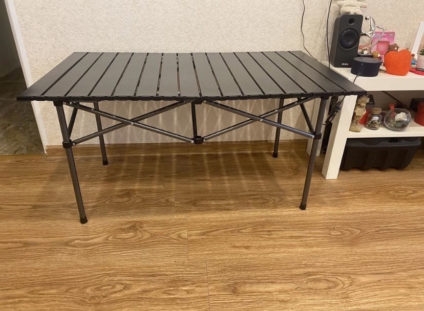 Походный стол и 4-местный комплект складной мебели