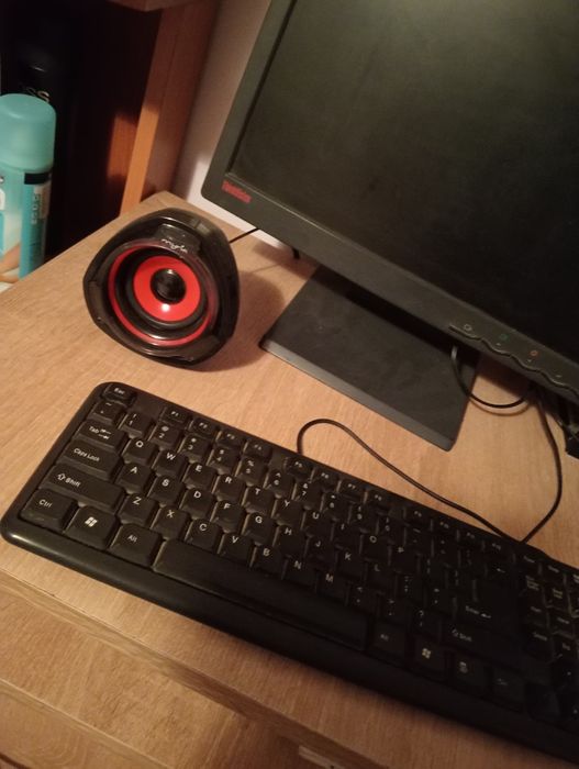 Vând calculator,PC  Lenovo