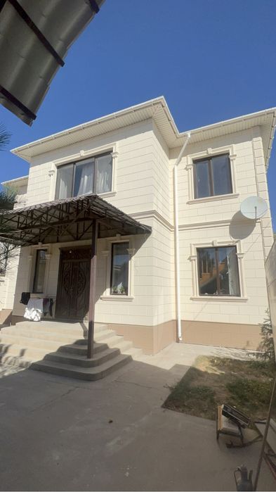 Дом продается, район Самал-2, в конце улицы Казиева, эитный район