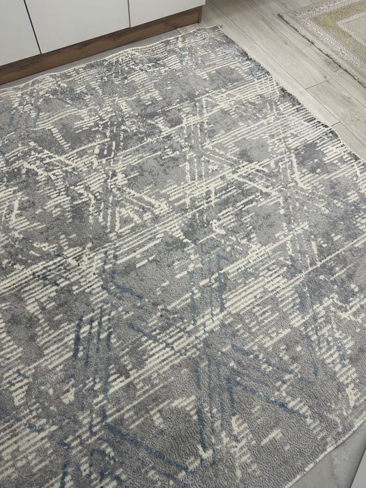 Продаётся ковёр 2м х2м