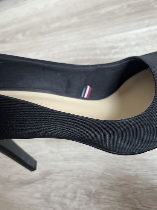 Tommy Hilfiger високи токове