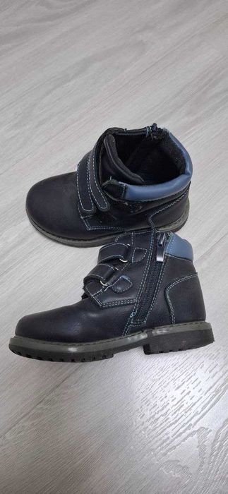 Продам детские демисезонные ботиночки