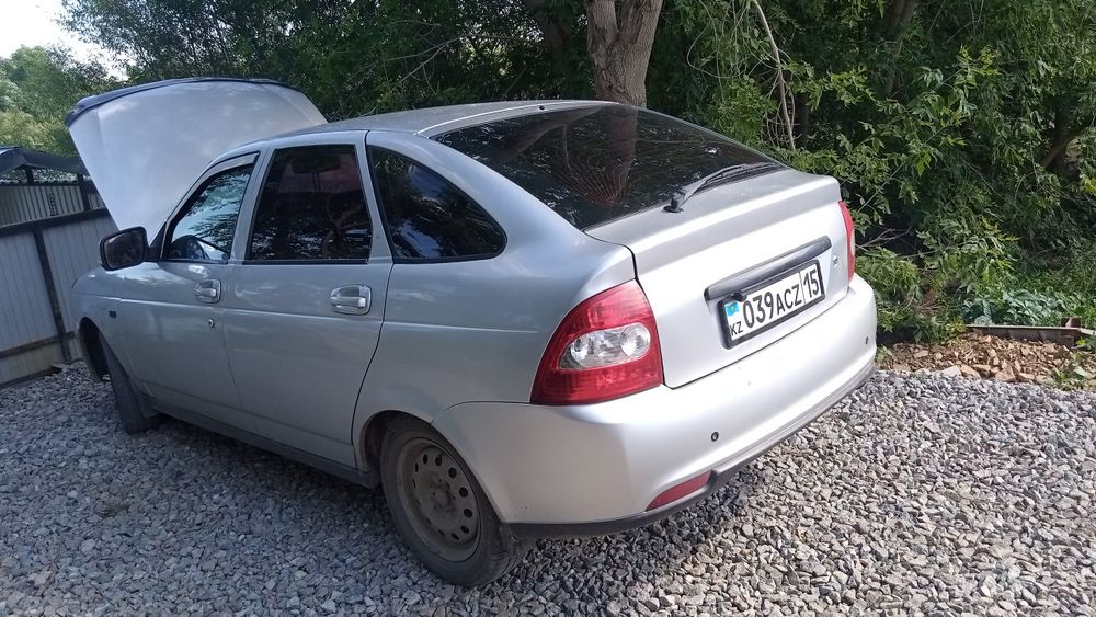 Продам Приору  2011года