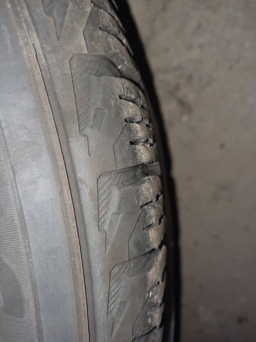 Anvelope iarnă 225 50 r18