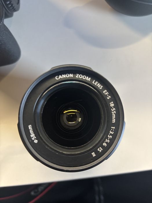 canon 2000D с 18-55 EF-S IS