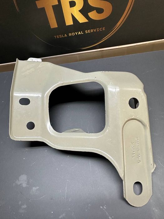 Водач Tesla Model Y