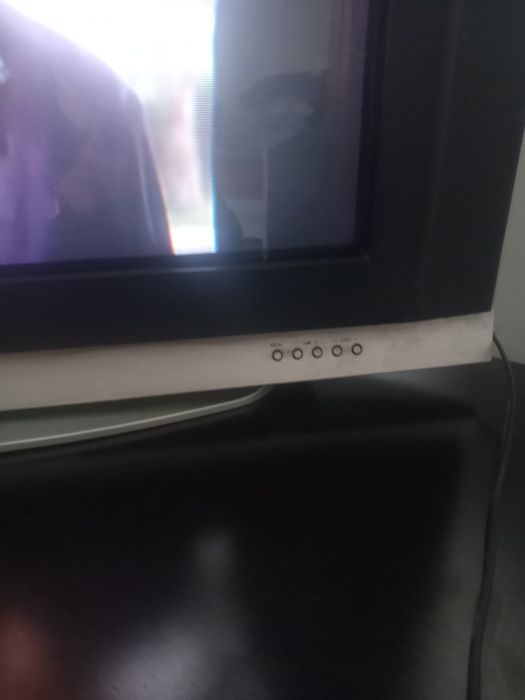 Vând televizor samsung funcțional pret 150 lei