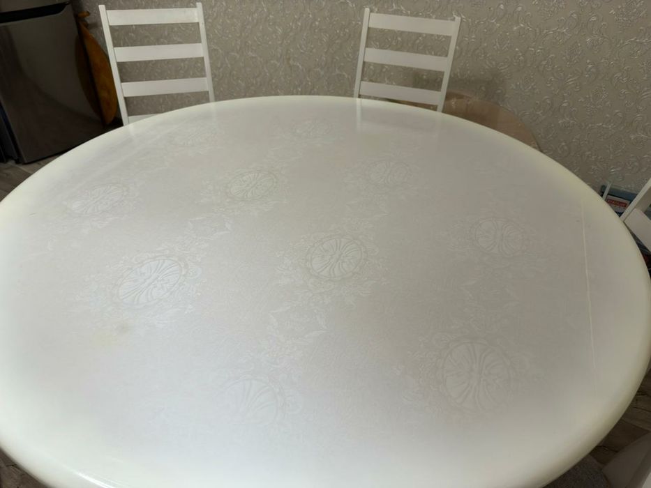 Новый стол орындықтармен