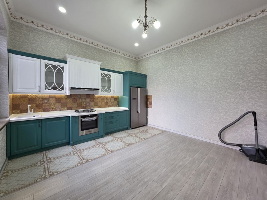 Участка сотилади 6,8 сотка 9 хона Тузель