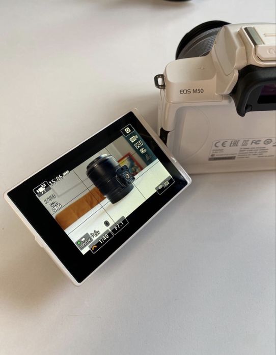 Canon EOS M50 + объективы + адаптер EF-EOS M + 2 аккумулятора