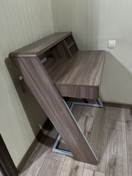 Писменный стол, парта