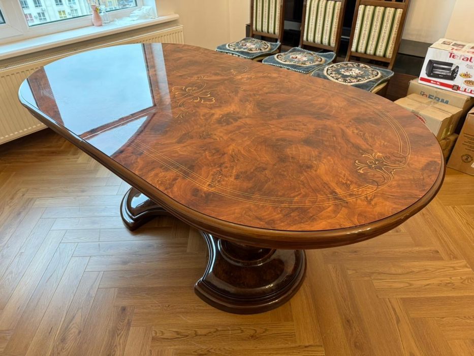 Стол от гарнитура