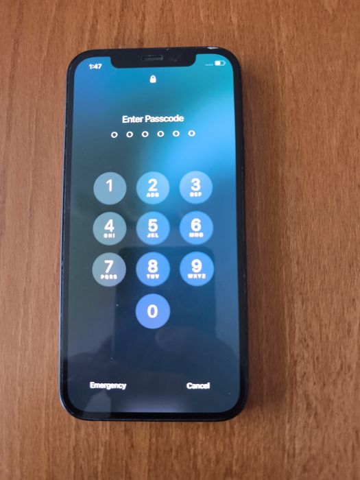 iPhone 12 Black 64 GB с калъфче