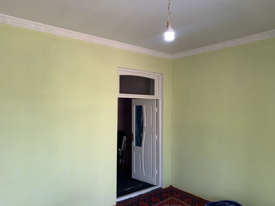 6 Sotixli hovli uy sotiladi.