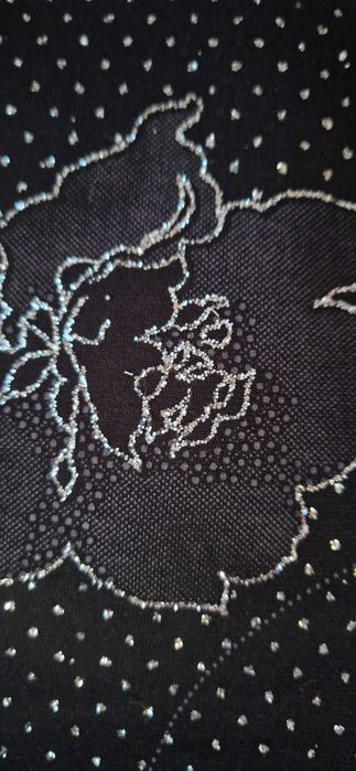 Хит цена! Черна блестяща рокля по тялото