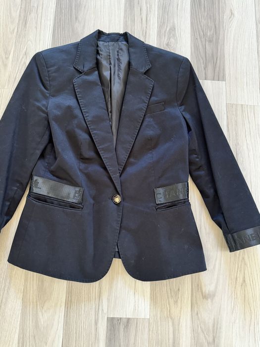 Дамски сака и якета