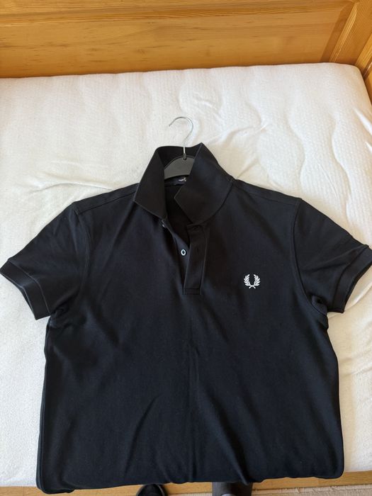 Продавам чисто нова тениска Fred Perry