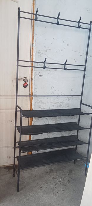 Вешалка для одежды и обуви