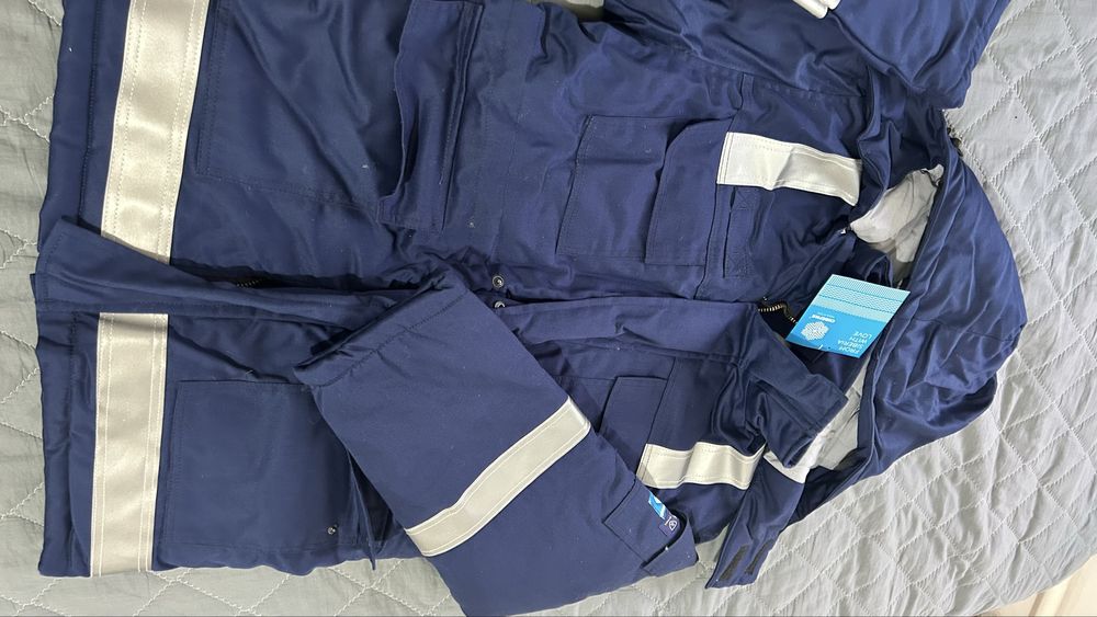 Қыстық куртка сатылады бағасы келісіммен