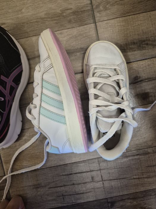 Маратонки на Champion, Adidas, Asics и  Nike