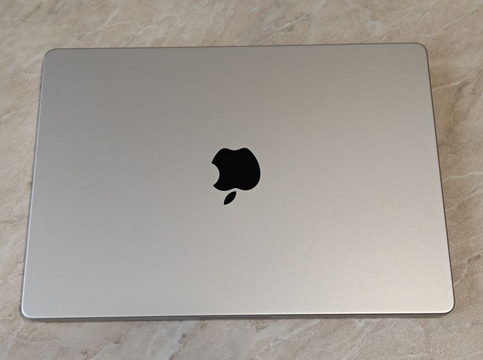 MacBook Pro 14 M5 24/1TB 10 циклов