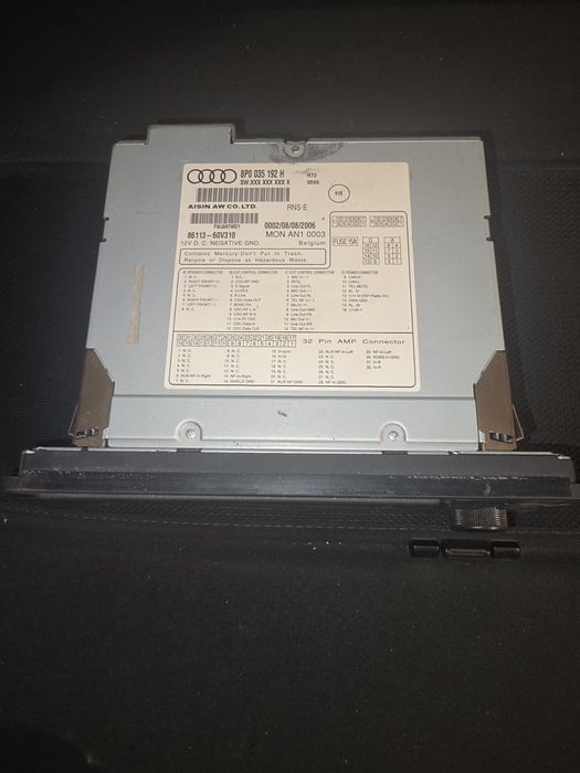 Navigație Originală Audi Navigation Plus RNS-E – Audi A3 8P (Cod: 8P0 035 192 H)