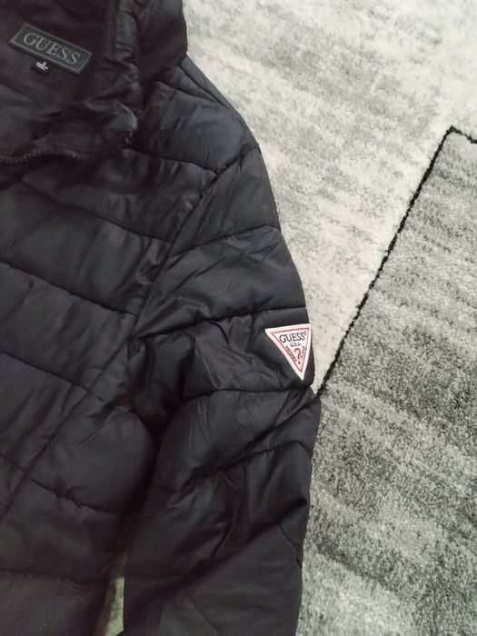 Vând geacă Guess bărbați mărimea S