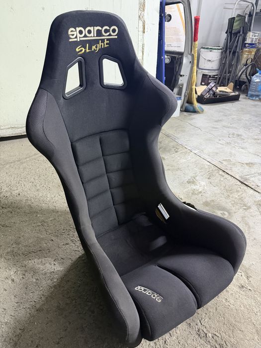 Карбоновый ковш  Sparco спортивное сидение
