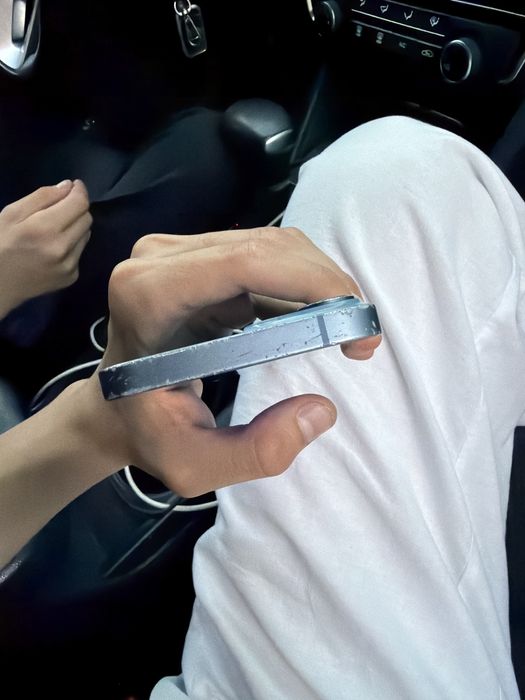 Продам iPhone 14 128 ГБ Bluе
